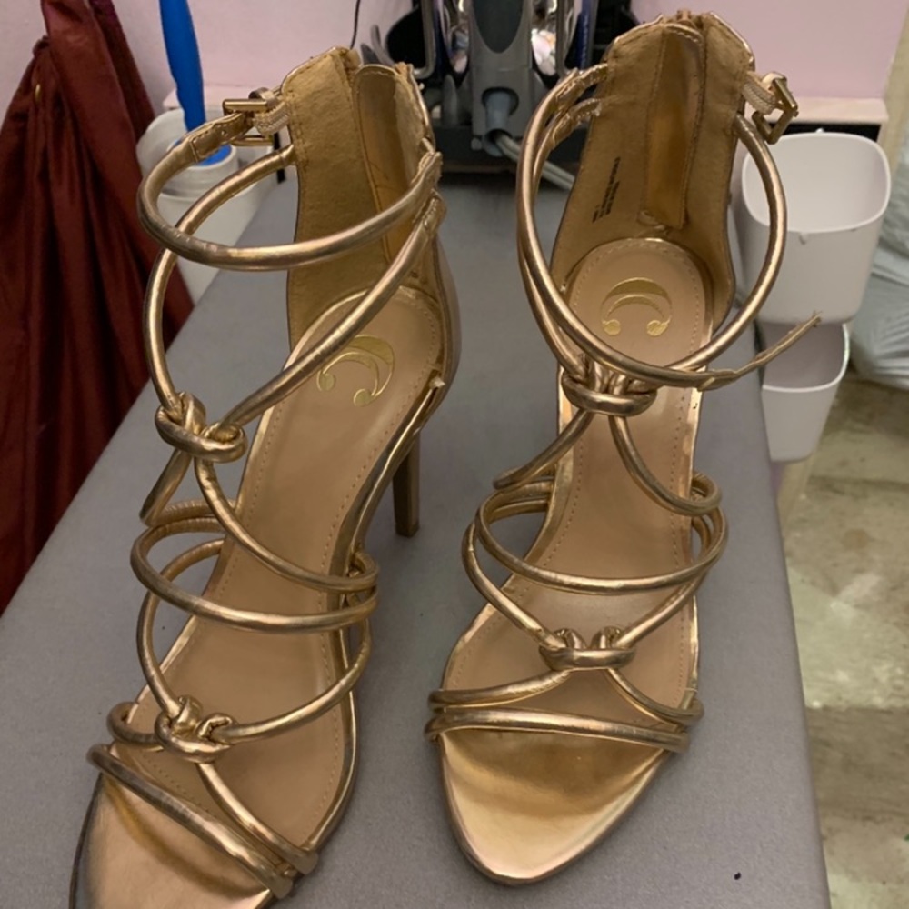 Sexy shoes hardly worn.